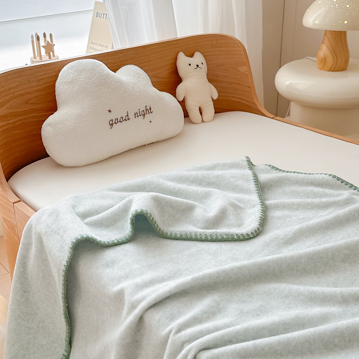 91家纺网 家纺一手货源 找家纺 小欢喜 2025新款多功能双面高克重獭獭绒盖毯 灰绿