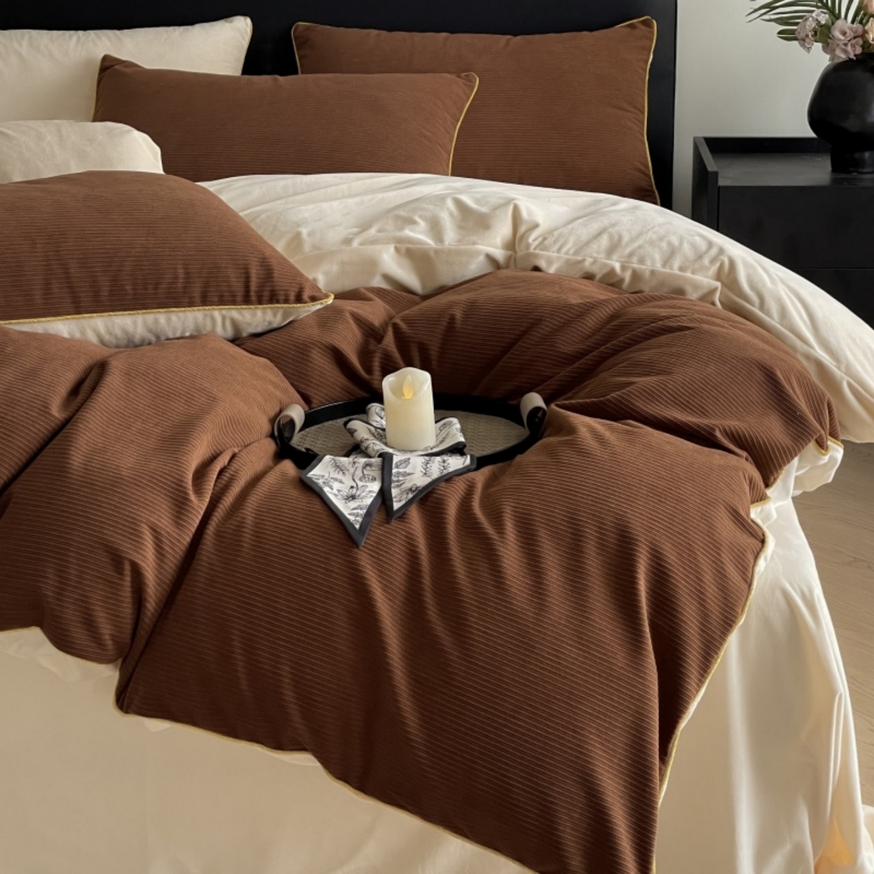 91家纺网 家纺一手货源 找家纺 羚羊语家纺 2025新款280克灯芯绒婴儿绒四件套高级嵌绳拼接款水晶绒宝宝绒牛奶绒床单床笠款三件套-奶芙绒系列 榛果奶茶