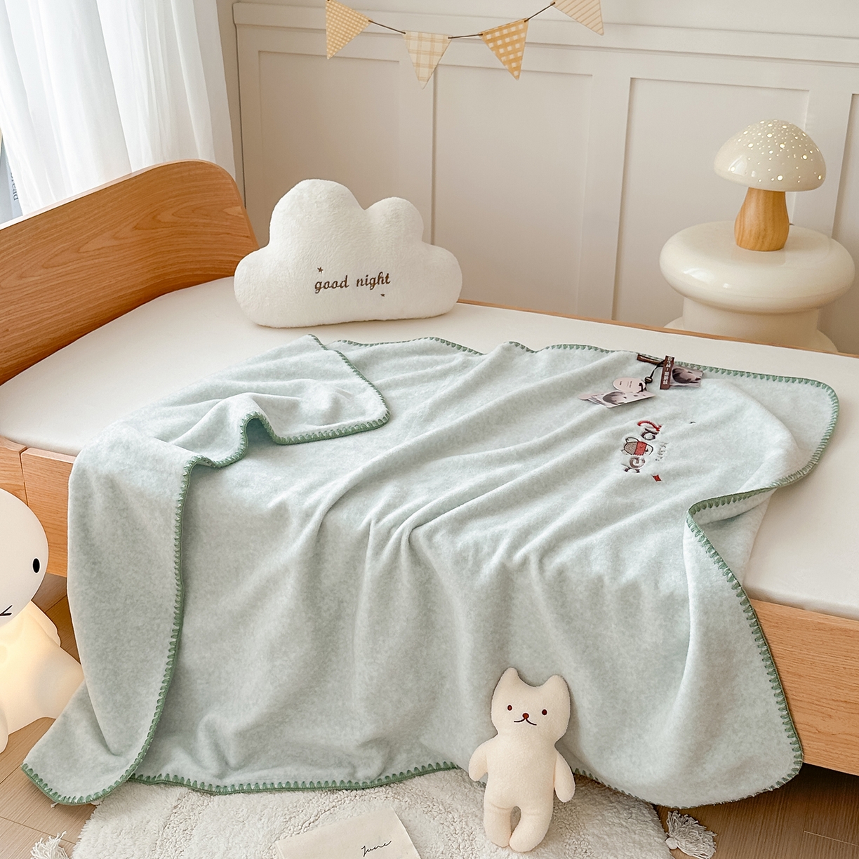 91家纺网 家纺一手货源 找家纺 小欢喜 2025新款多功能双面高克重獭獭绒盖毯 灰绿