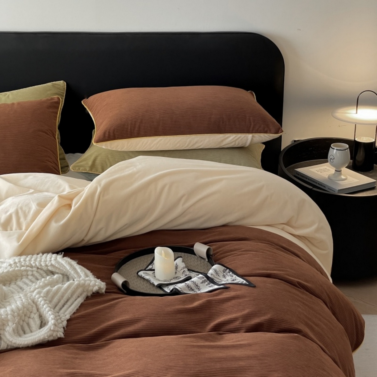 91家纺网 家纺一手货源 找家纺 羚羊语家纺 2025新款280克灯芯绒婴儿绒四件套高级嵌绳拼接款水晶绒宝宝绒牛奶绒床单床笠款三件套-奶芙绒系列 榛果奶茶