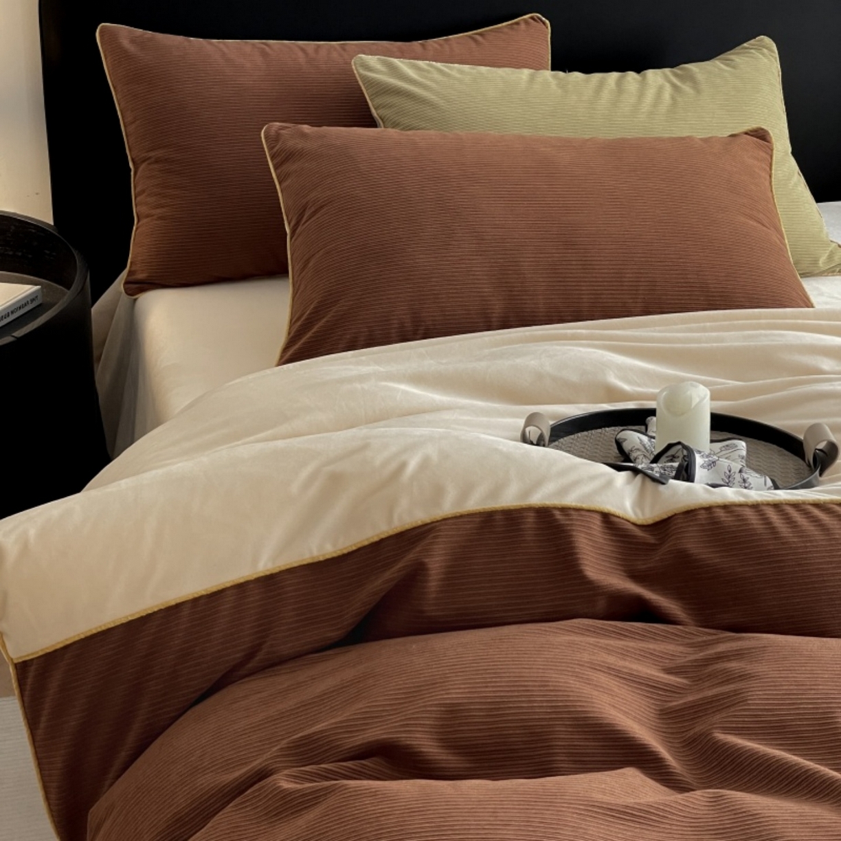 91家纺网 家纺一手货源 找家纺 羚羊语家纺 2025新款280克灯芯绒婴儿绒四件套高级嵌绳拼接款水晶绒宝宝绒牛奶绒床单床笠款三件套-奶芙绒系列 榛果奶茶