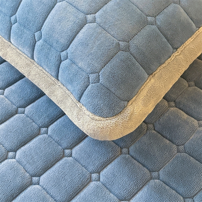 91家纺网 家纺一手货源 找家纺 喜居 2025新款luck熊牛奶绒床垫床褥子床护垫 LUCK熊-蓝