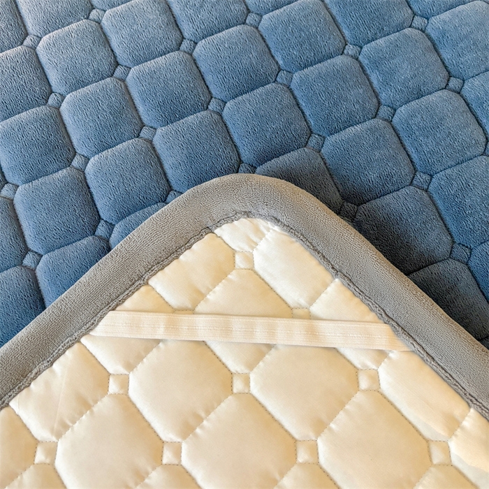 91家纺网 家纺一手货源 找家纺 喜居 2025新款luck熊牛奶绒床垫床褥子床护垫 LUCK熊-蓝