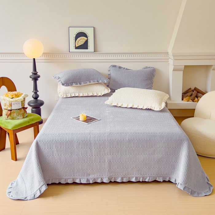 91家纺网 家纺一手货源 找家纺 乐野家居 2025新款A类加厚素色牛奶绒床盖系列 时尚灰