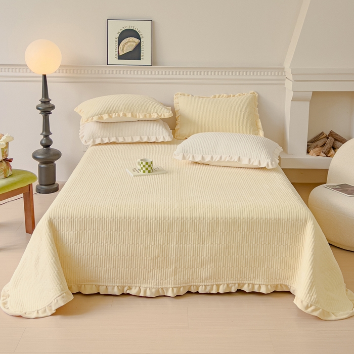 91家纺网 家纺一手货源 找家纺 乐野家居 2025新款A类加厚素色牛奶绒床盖系列 奶油黄