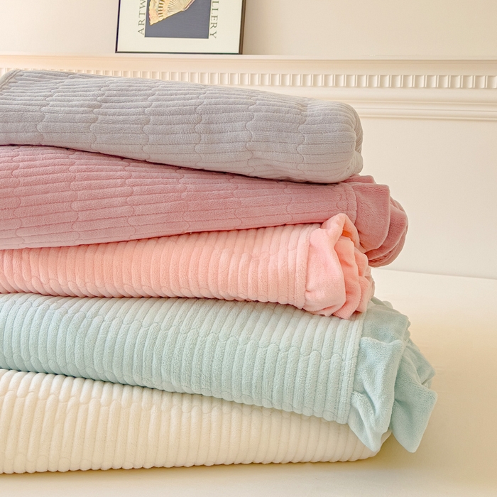 91家纺网 家纺一手货源 找家纺 乐野家居 2025新款A类加厚素色牛奶绒床盖系列 组合图