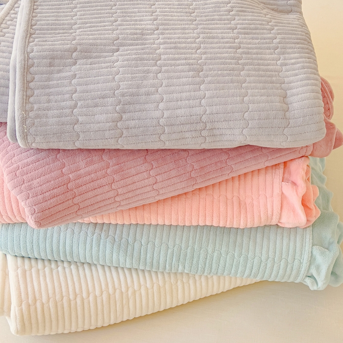 91家纺网 家纺一手货源 找家纺 乐野家居 2025新款A类加厚素色牛奶绒床盖系列 组合图