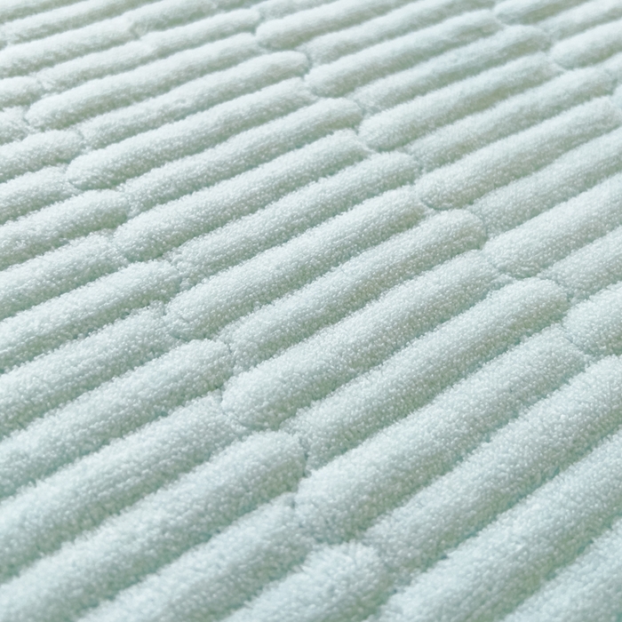 91家纺网 家纺一手货源 找家纺 乐野家居 2025新款A类加厚素色牛奶绒床盖系列 冰湖蓝