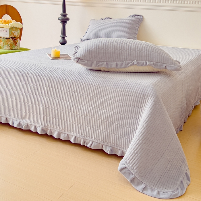 91家纺网 家纺一手货源 找家纺 乐野家居 2025新款A类加厚素色牛奶绒床盖系列 时尚灰