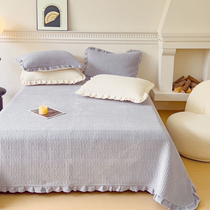 91家纺网 家纺一手货源 找家纺 乐野家居 2025新款A类加厚素色牛奶绒床盖系列 时尚灰