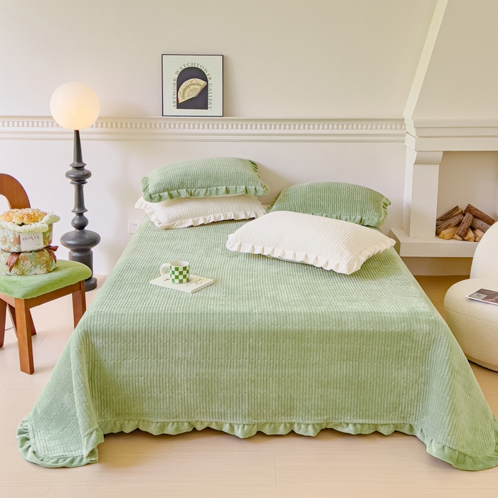 91家纺网 家纺一手货源 找家纺 乐野家居 2025新款A类加厚素色牛奶绒床盖系列 森林绿