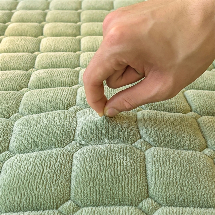 91家纺网 家纺一手货源 找家纺 喜居 2025新款luck熊牛奶绒床垫床褥子床护垫 LUCK熊-绿