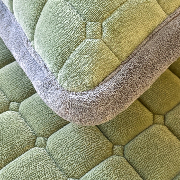 91家纺网 家纺一手货源 找家纺 喜居 2025新款luck熊牛奶绒床垫床褥子床护垫 LUCK熊-绿