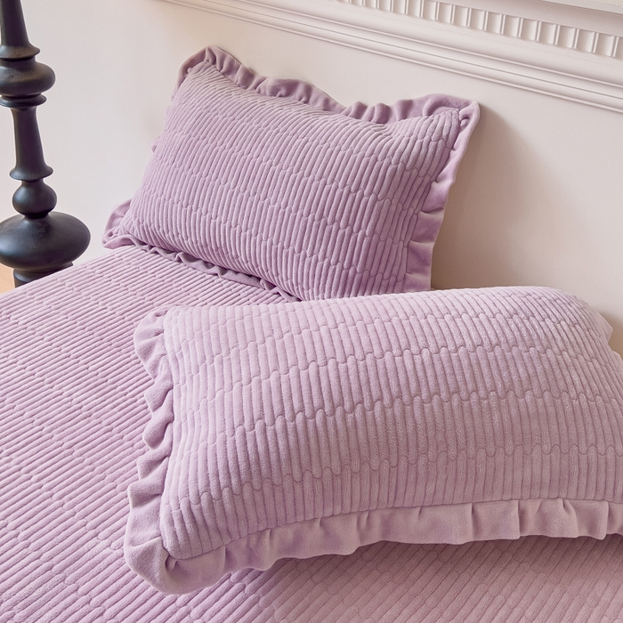 91家纺网 家纺一手货源 找家纺 乐野家居 2025新款A类加厚素色牛奶绒床盖系列 风信紫