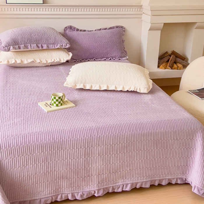 91家纺网 家纺一手货源 找家纺 乐野家居 2025新款A类加厚素色牛奶绒床盖系列 风信紫