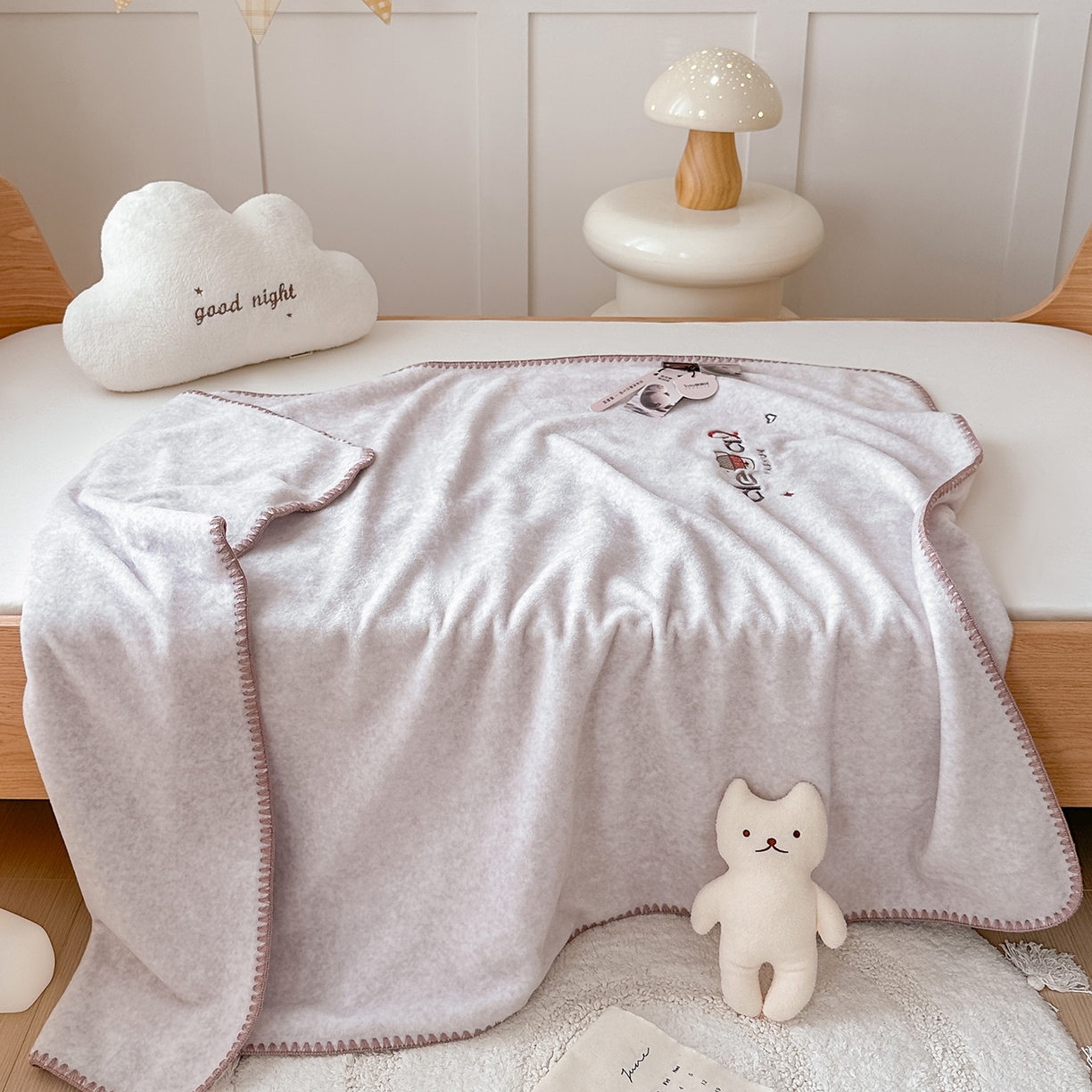 91家纺网 家纺一手货源 找家纺 小欢喜 2025新款多功能双面高克重獭獭绒盖毯 浅驼