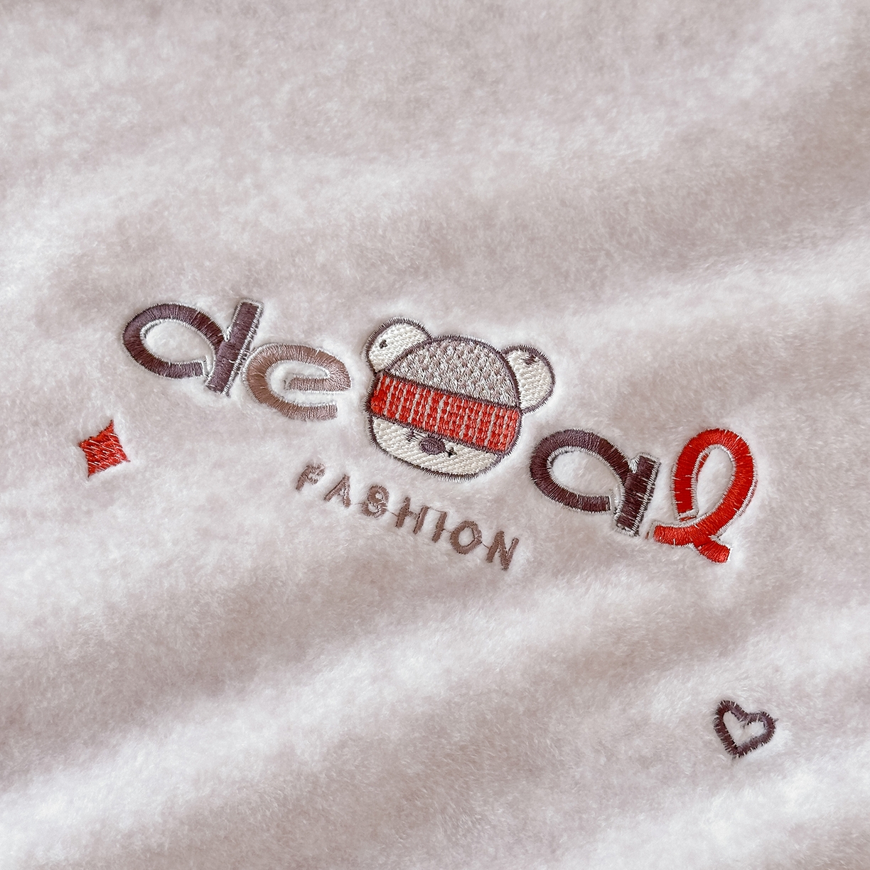 91家纺网 家纺一手货源 找家纺 小欢喜 2025新款多功能双面高克重獭獭绒盖毯 浅驼