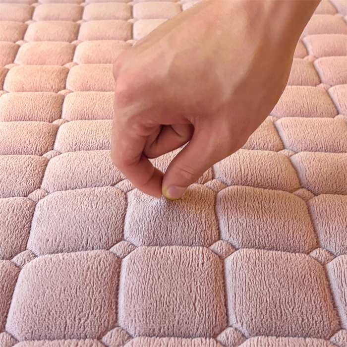 91家纺网 家纺一手货源 找家纺 喜居 2025新款luck熊牛奶绒床垫床褥子床护垫 LUCK熊-紫