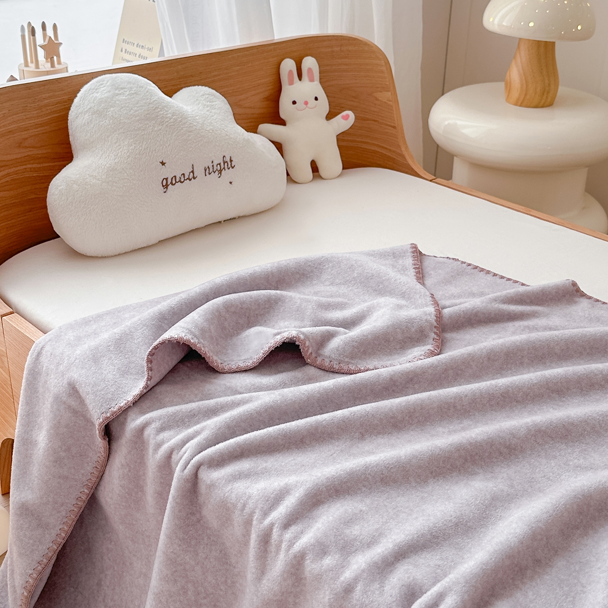 91家纺网 家纺一手货源 找家纺 小欢喜 2025新款多功能双面高克重獭獭绒盖毯 棕色