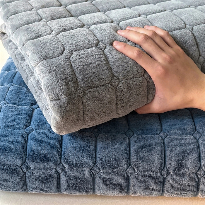 91家纺网 家纺一手货源 找家纺 喜居 2025新款luck熊牛奶绒床垫床褥子床护垫 组合图