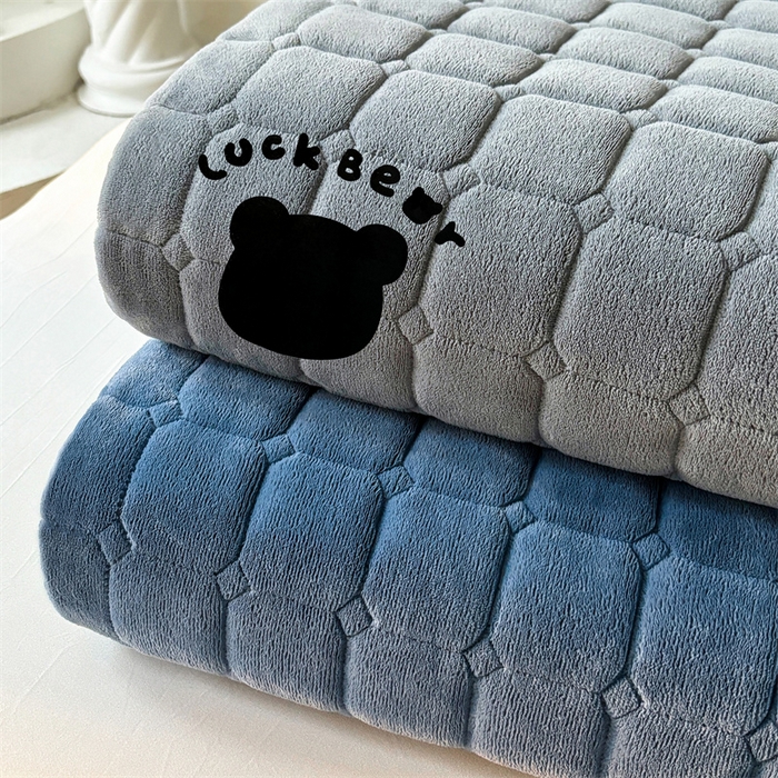 91家纺网 家纺一手货源 找家纺 喜居 2025新款luck熊牛奶绒床垫床褥子床护垫 组合图