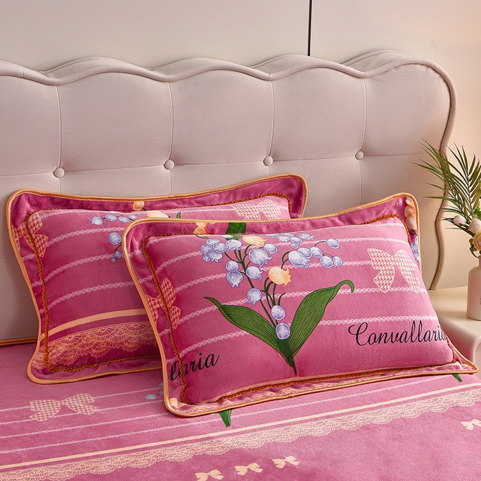 91家纺网 家纺一手货源 找家纺 佳一 2025新款高克重8-9斤 印花牛奶绒四件套 金色年华