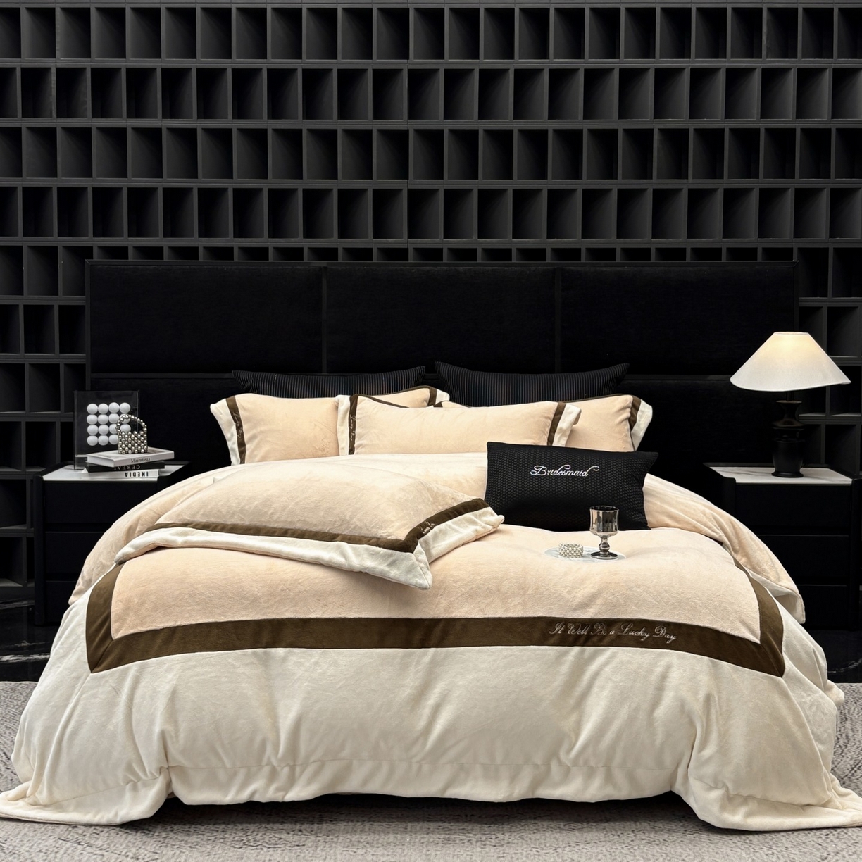 91家纺网 家纺一手货源 找家纺 蓝梦 2025新款270g全消光牛奶绒四件套-雪芙莉系列 贝壳粉