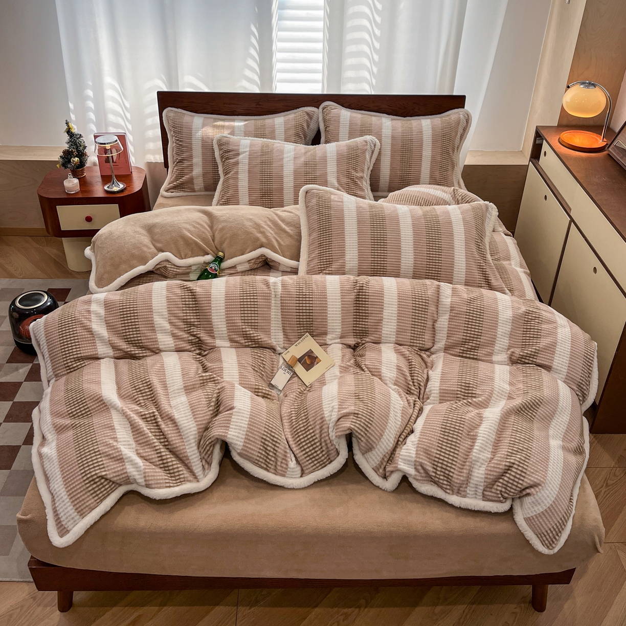 91家纺网 家纺一手货源 找家纺 （总）安哆啦 2025新款着色烂花雕花兔毛绒包边牛奶绒四件套