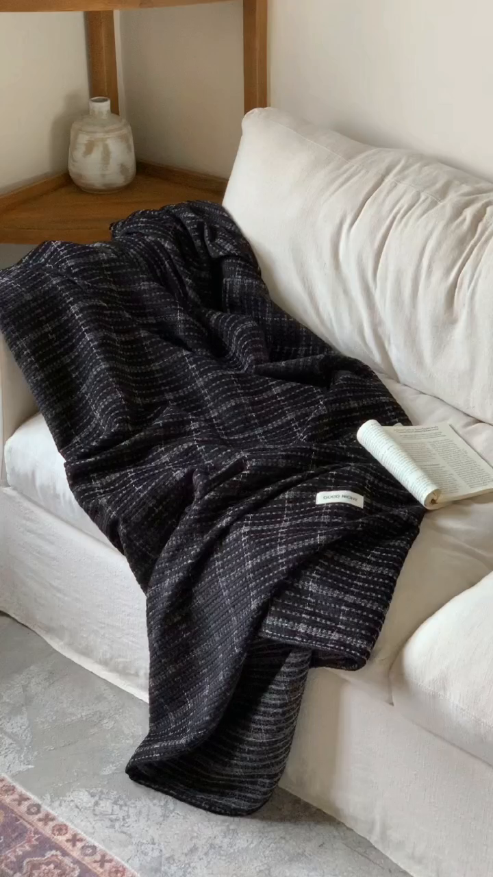 91家纺网 家纺一手货源 找家纺 小欢喜 2025新款雪尼尔盖毯午休毯 慕思-黑