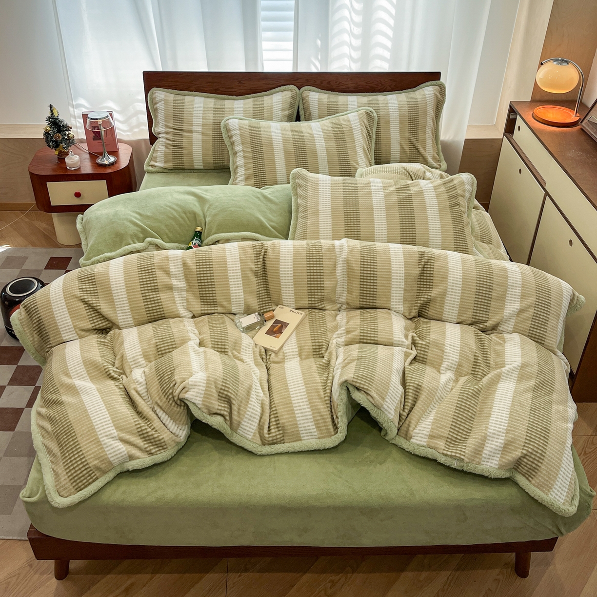 91家纺网 家纺一手货源 找家纺 （总）安哆啦 2025新款着色烂花雕花兔毛绒包边牛奶绒四件套