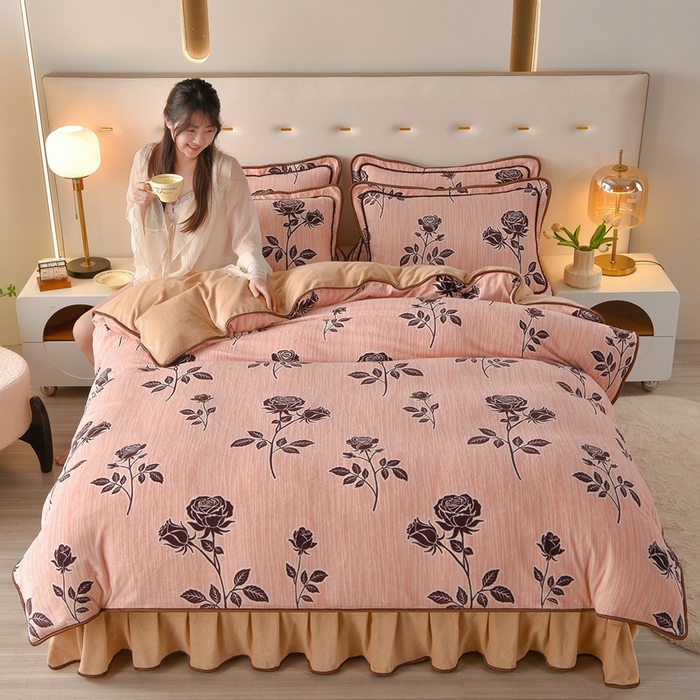 91家纺网 家纺一手货源 找家纺 佳一 2025新款高克重8-9斤 印花牛奶绒四件套 秋雅