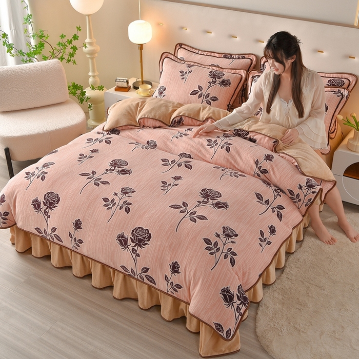 91家纺网 家纺一手货源 找家纺 佳一 2025新款高克重8-9斤 印花牛奶绒四件套 秋雅