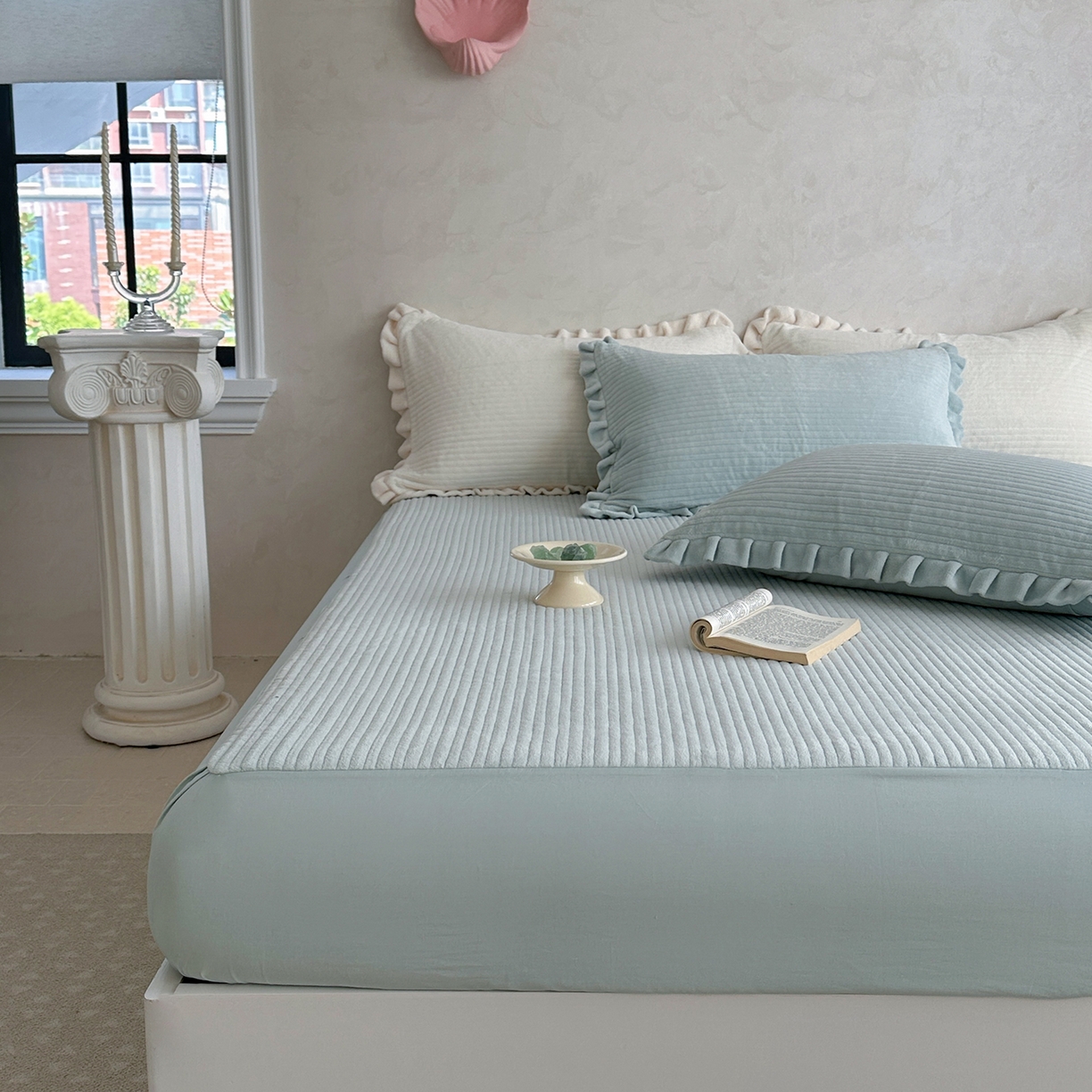 91家纺网 家纺一手货源 找家纺 （总）琳可家居 2025新款纯色消光高克重牛奶绒夹棉床笠保暖加厚床笠三件套（提供买家秀）