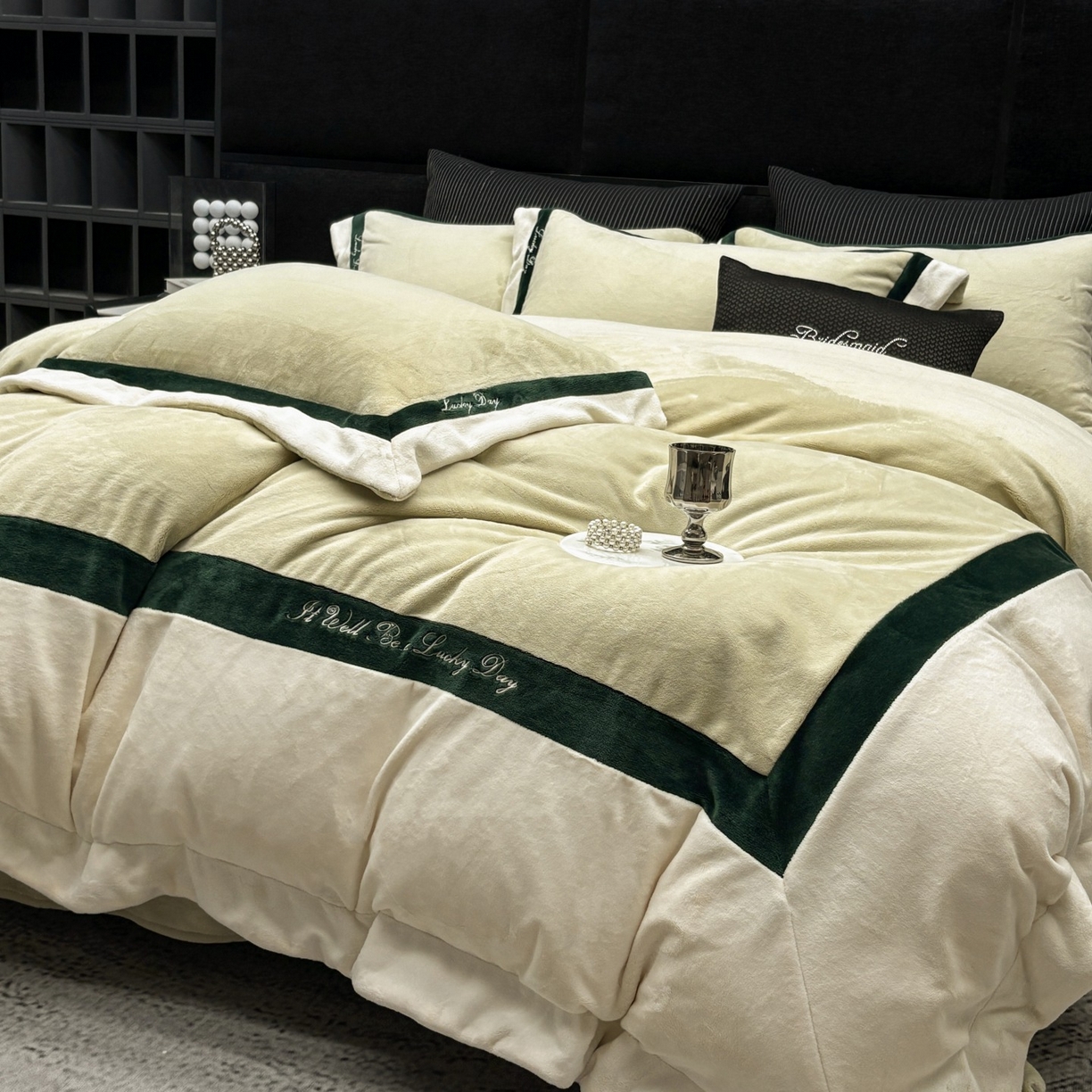 91家纺网 家纺一手货源 找家纺 蓝梦 2025新款270g全消光牛奶绒四件套-雪芙莉系列 浅绿