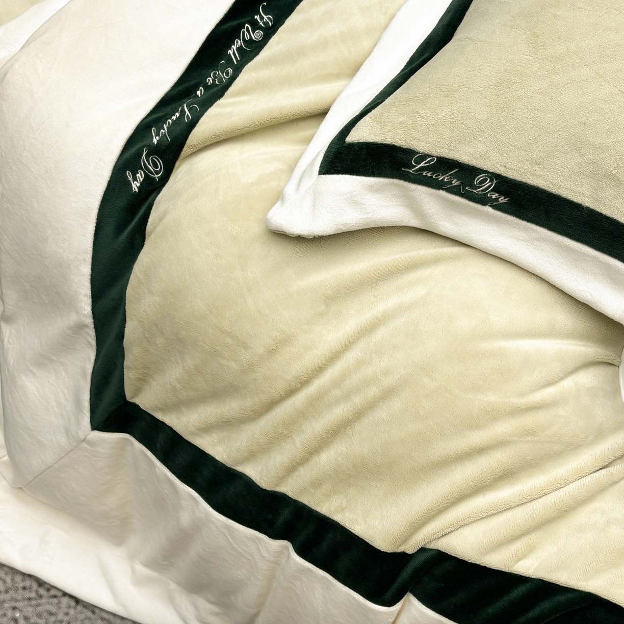 91家纺网 家纺一手货源 找家纺 蓝梦 2025新款270g全消光牛奶绒四件套-雪芙莉系列 浅绿