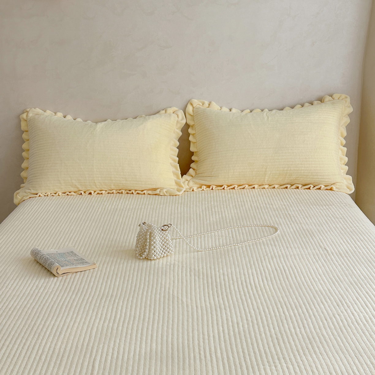 91家纺网 家纺一手货源 找家纺 琳可家居 2025新款纯色消光高克重牛奶绒夹棉床笠保暖加厚床笠三件套（提供买家秀） 奶油黄-床笠款