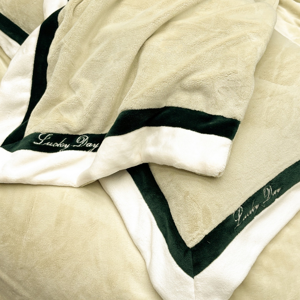 91家纺网 家纺一手货源 找家纺 蓝梦 2025新款270g全消光牛奶绒四件套-雪芙莉系列 浅绿