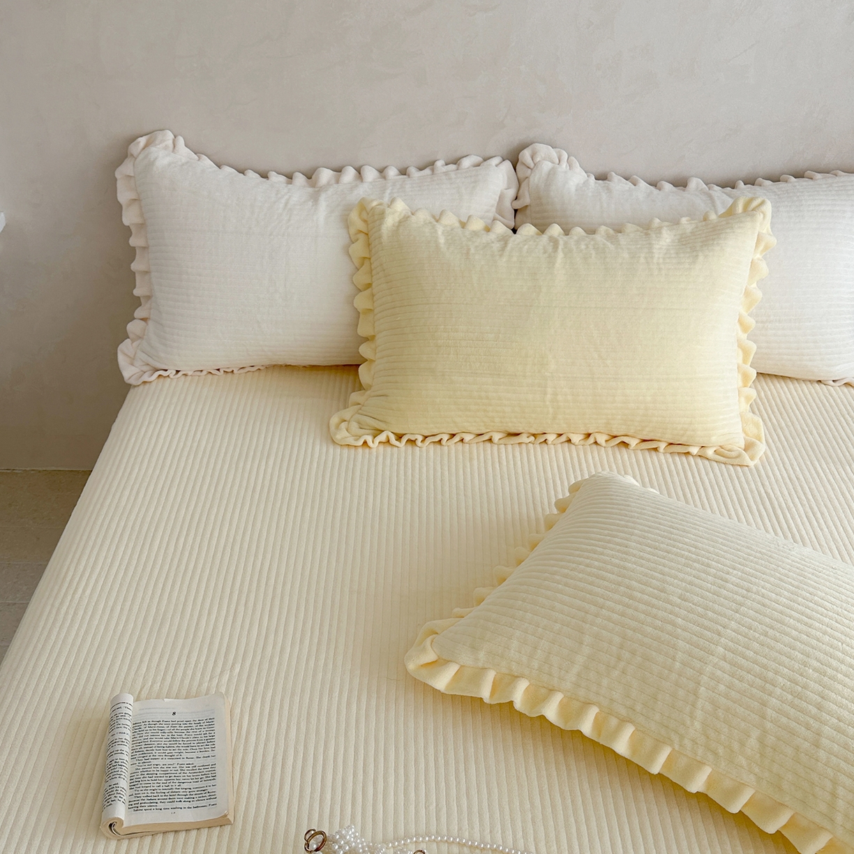 91家纺网 家纺一手货源 找家纺 琳可家居 2025新款纯色消光高克重牛奶绒夹棉床笠保暖加厚床笠三件套（提供买家秀） 奶油黄-床笠款