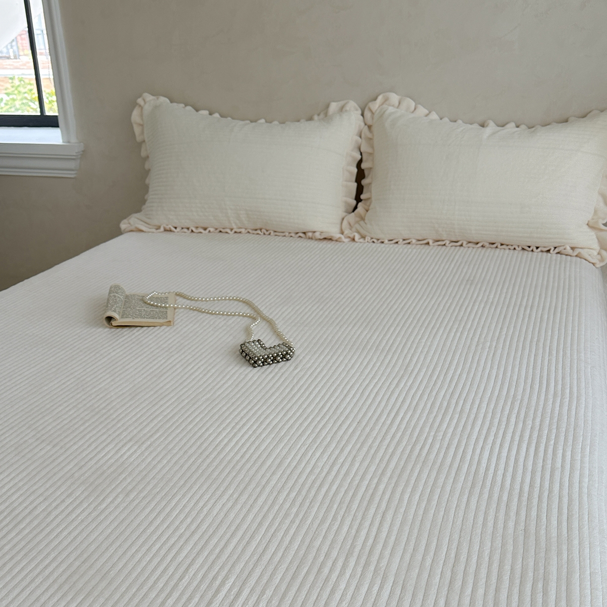 91家纺网 家纺一手货源 找家纺 琳可家居 2025新款纯色消光高克重牛奶绒夹棉床笠保暖加厚床笠三件套（提供买家秀） 云朵白-床笠款