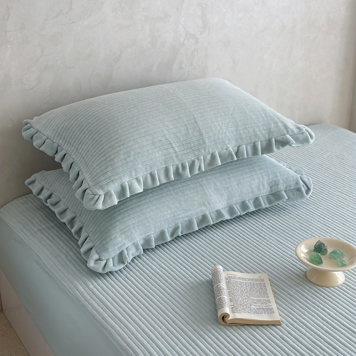 91家纺网 家纺一手货源 找家纺 琳可家居 2025新款纯色消光高克重牛奶绒夹棉床笠保暖加厚床笠三件套（提供买家秀） 海盐蓝-床笠款