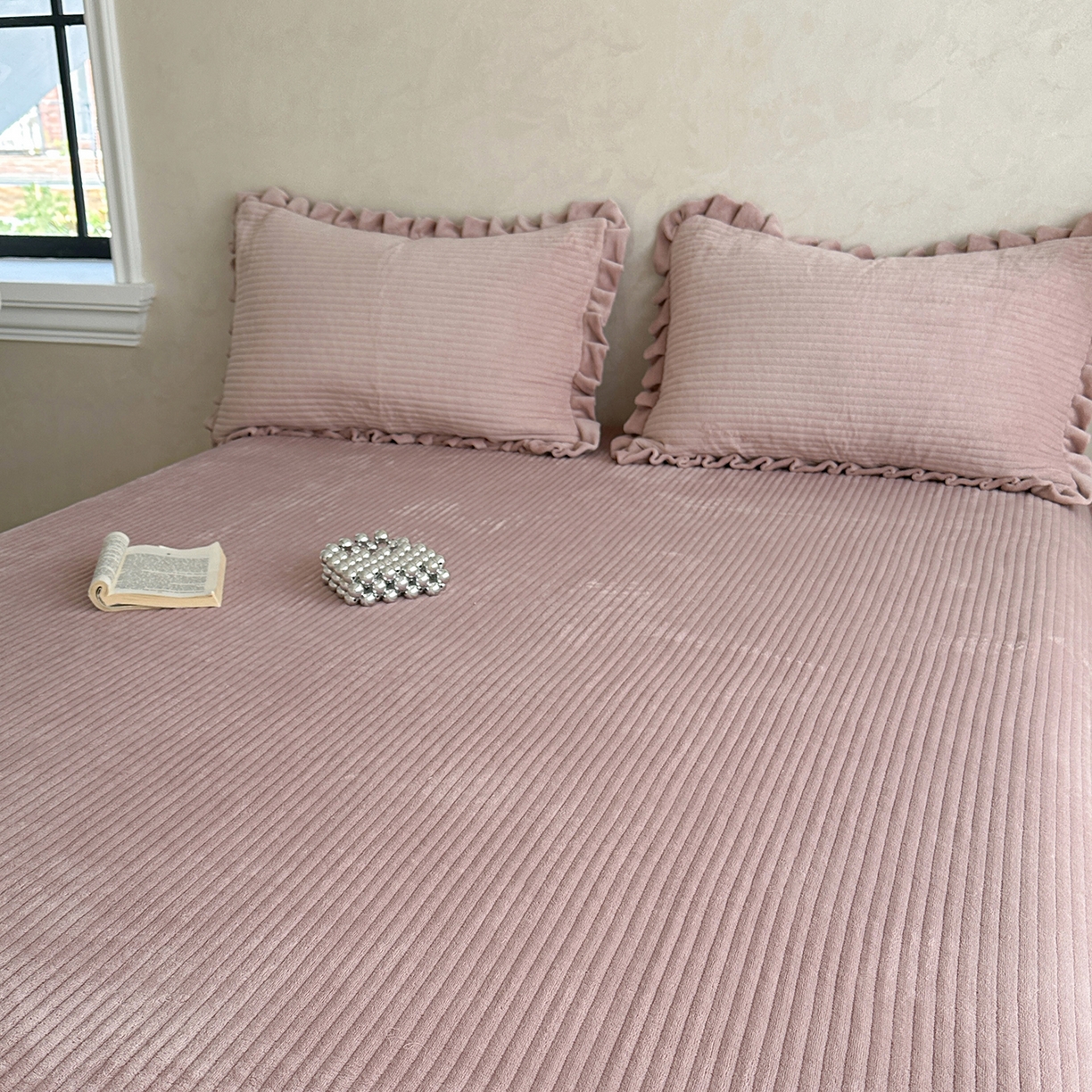 91家纺网 家纺一手货源 找家纺 琳可家居 2025新款纯色消光高克重牛奶绒夹棉床笠保暖加厚床笠三件套（提供买家秀） 浅豆沙-床笠款