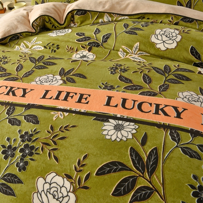 91家纺网 家纺一手货源 找家纺 佳一 2025新款高克重8-9斤 印花牛奶绒四件套 七里香