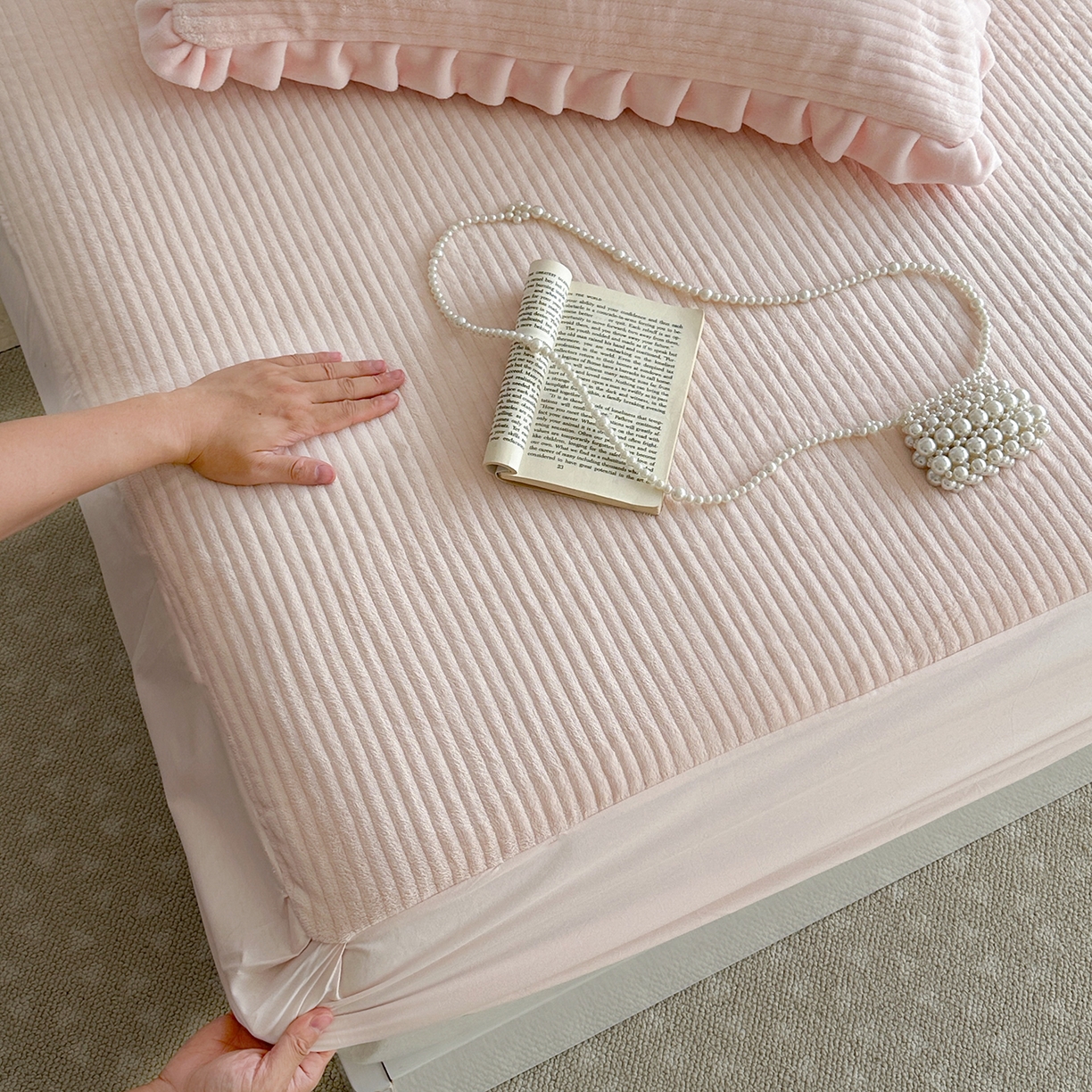 91家纺网 家纺一手货源 找家纺 琳可家居 2025新款纯色消光高克重牛奶绒夹棉床笠保暖加厚床笠三件套（提供买家秀） 悠悠粉-床笠款