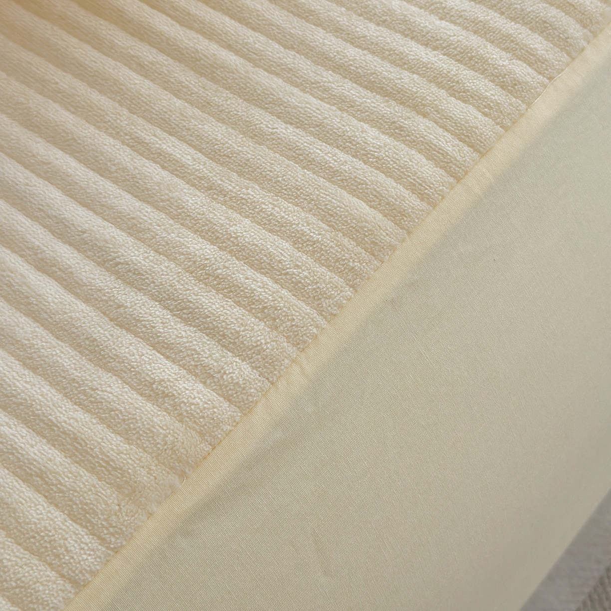 91家纺网 家纺一手货源 找家纺 琳可家居 2025新款纯色消光高克重牛奶绒夹棉床笠保暖加厚床笠三件套（提供买家秀） 奶油黄-床笠款