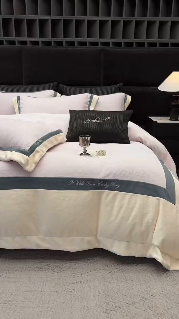 91家纺网 家纺一手货源 找家纺 蓝梦 2025新款270g全消光牛奶绒四件套-雪芙莉系列 浅紫