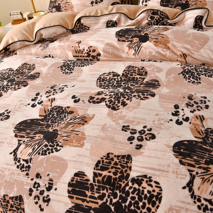 91家纺网 家纺一手货源 找家纺 佳一 2025新款高克重8-9斤 印花牛奶绒四件套 金色满园