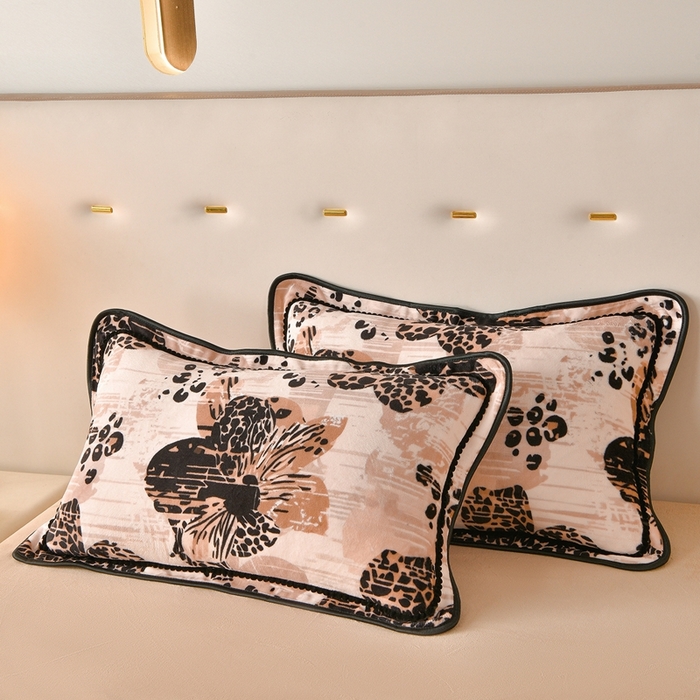 91家纺网 家纺一手货源 找家纺 佳一 2025新款高克重8-9斤 印花牛奶绒四件套 金色满园