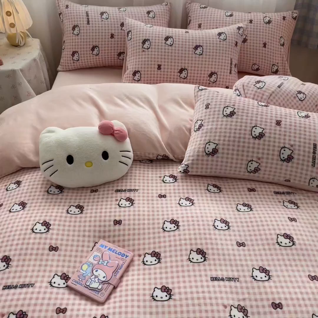 91家纺网 家纺一手货源 找家纺 星禾优选 2025新款三丽鸥高克重牛奶绒印花四件套 绒-胡须粉kt