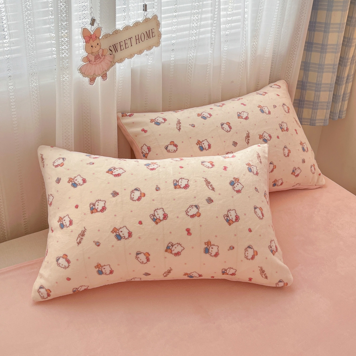 91家纺网 家纺一手货源 找家纺 星禾优选 2025新款三丽鸥高克重牛奶绒印花四件套 绒-凯蒂与熊