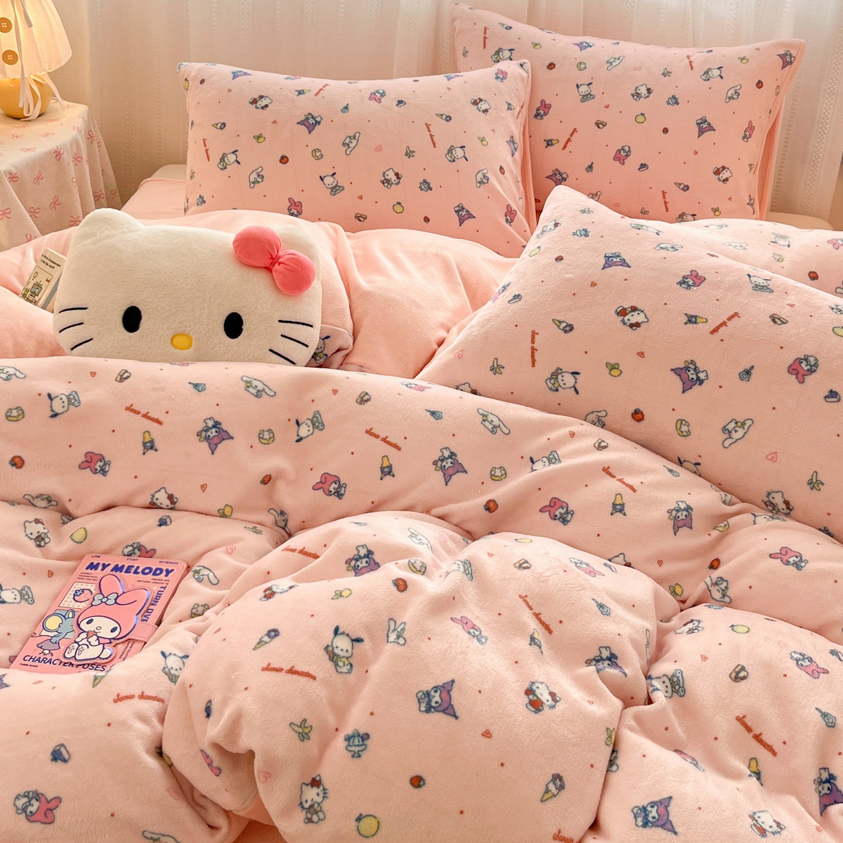 91家纺网 家纺一手货源 找家纺 星禾优选 2025新款三丽鸥高克重牛奶绒印花四件套 绒-丽鸥星球